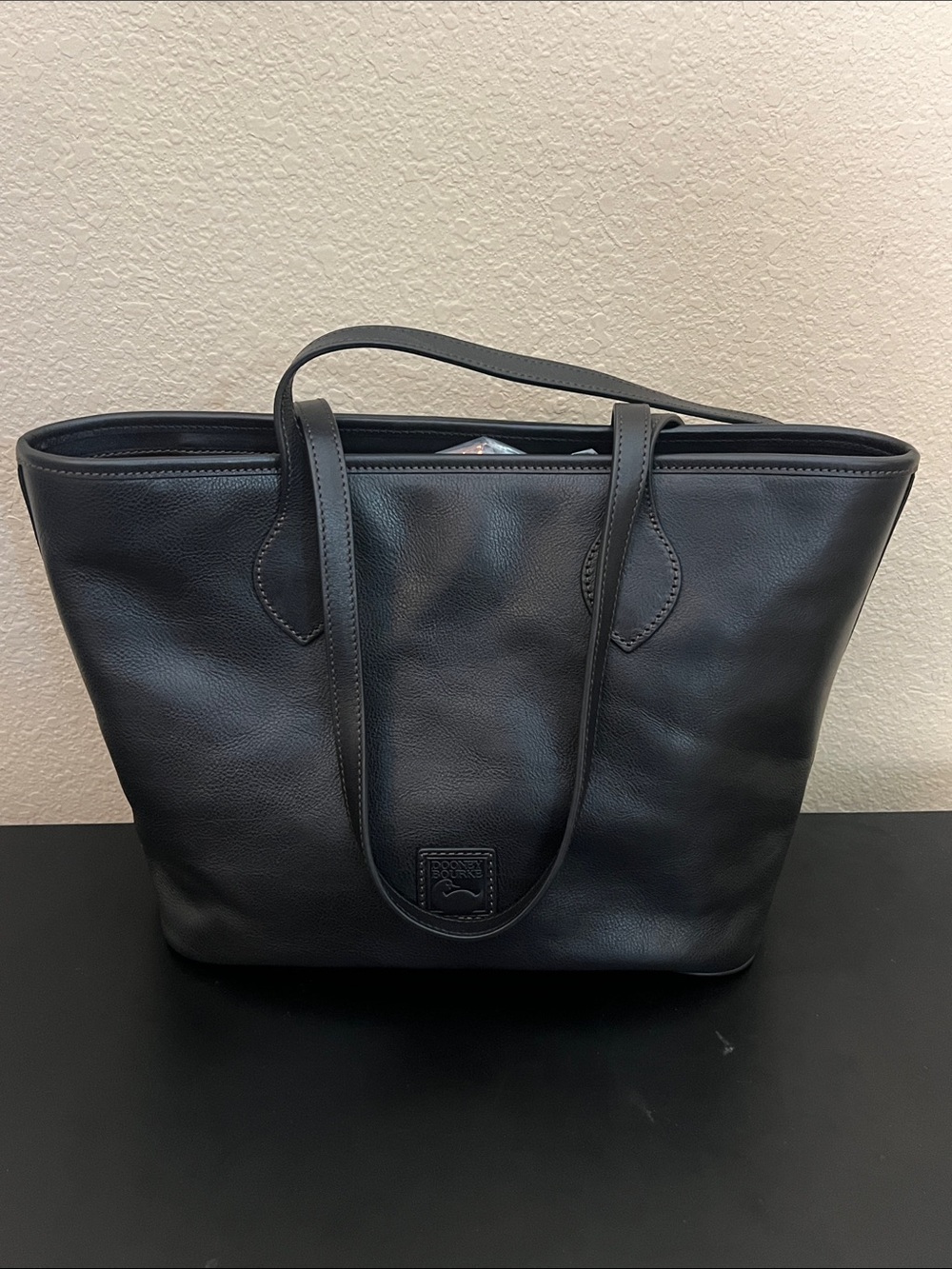 Dooney & Bourke Black Leather Zip Closure Classic Tote